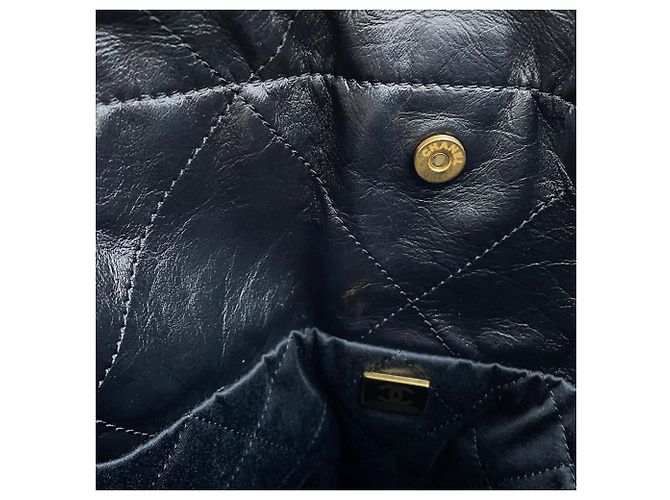 Chanel 22 Borsa a tracolla Chanel Matelassé in nero - vista 8