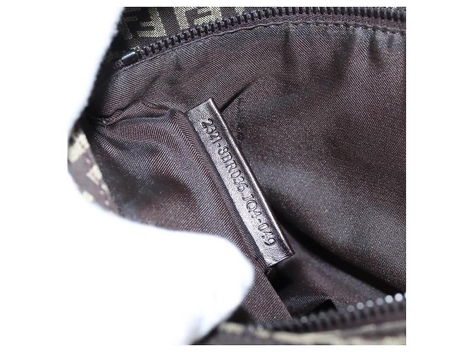 Borsa a tracolla FENDI Zucchino Canvas Mamma Baguette Marrone Argento Auth 204892V - vista 23