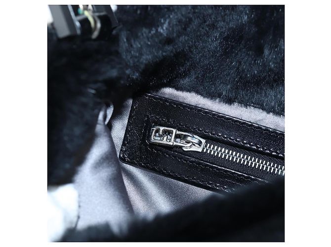 Borsa a tracolla FENDI Mamma Baguette in pelliccia nera Auth 206008SAM Nero - vista 23