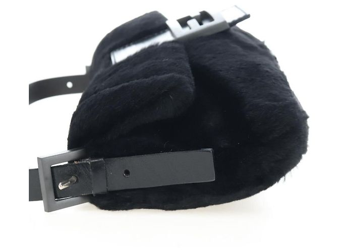 Borsa a tracolla FENDI Mamma Baguette in pelliccia nera Auth 206008SAM Nero - vista 4