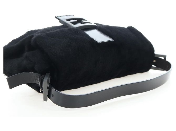Borsa a tracolla FENDI Mamma Baguette in pelliccia nera Auth 206008SAM Nero - vista 7
