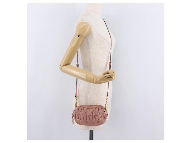 Borsa a tracolla Miu Miu Matelassé Vitellolux Pink Gold Auth 206318A Rosa D'oro - vista 27
