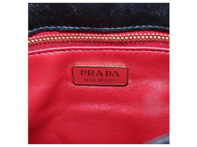 Borsa a tracolla con catena PRADA in pelle nera e oro Auth 202514M Nero D'oro - vista 27