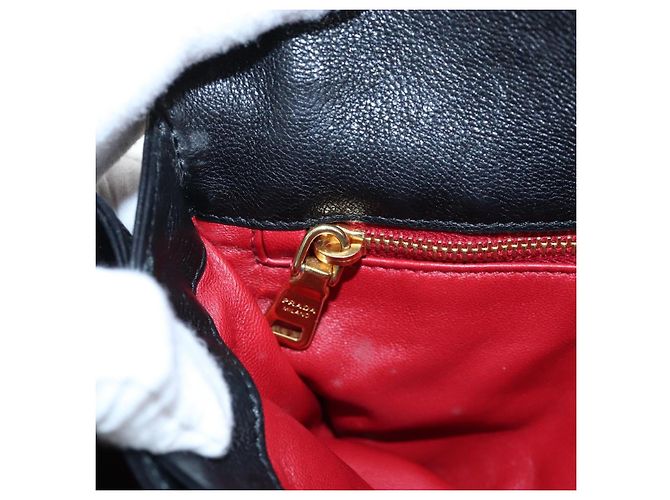 Borsa a tracolla con catena PRADA in pelle nera e oro Auth 202514M Nero D'oro - vista 36