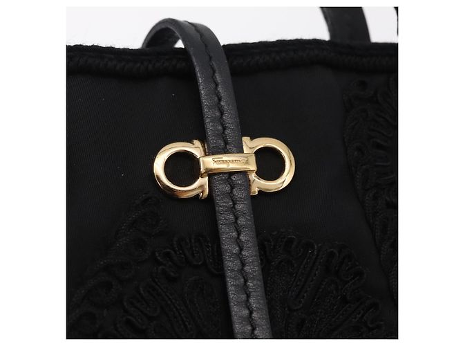 Borsa a mano Salvatore Ferragamo Gancini Nylon Nero Tono Oro Auth BA16145 - vista 15