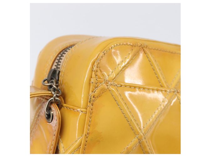 Borsa a tracolla CHANEL Matelasse Pelle verniciata Giallo Argento CC Auth bs37322 - vista 19