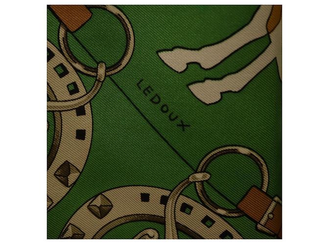 Hermès Foulard HERMES Carre90 "MAN`EGE" Seta Verde Auth bs37309 - vista 13