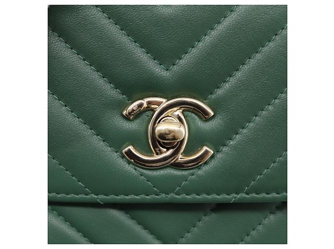 Borsa a tracolla con catena CHANEL V Stitch in pelle d'agnello verde e oro CC Auth 206308SAM D'oro - vista 14