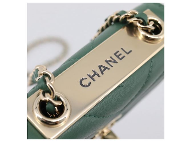Borsa a tracolla con catena CHANEL V Stitch in pelle d'agnello verde e oro CC Auth 206308SAM D'oro - vista 15