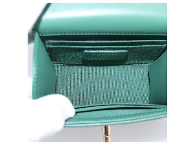 Borsa a tracolla con catena CHANEL V Stitch in pelle d'agnello verde e oro CC Auth 206308SAM D'oro - vista 18