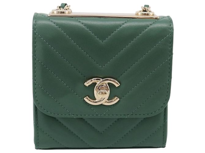 Borsa a tracolla con catena CHANEL V Stitch in pelle d'agnello verde e oro CC Auth 206308SAM D'oro - vista 2