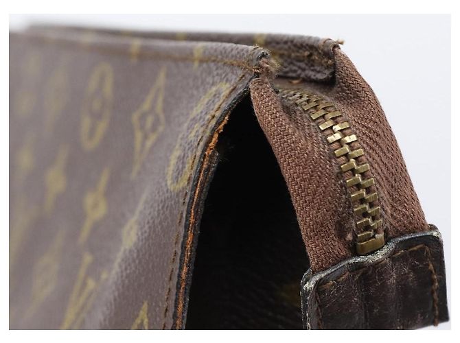 LOUIS VUITTON Monogram Poche Toilette 26 Pouch M47542 LV Auth ep16257 Monogramma - vista 10