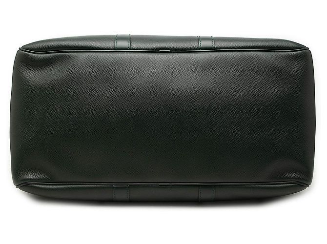 Borsa da viaggio Louis Vuitton Taiga Kendall PM Verde - vista 3