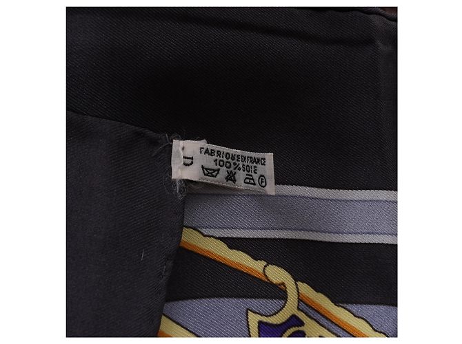 Hermès Carré 90 "LES MUSEROLLES" Seidentuch in Grau - Ansicht 14