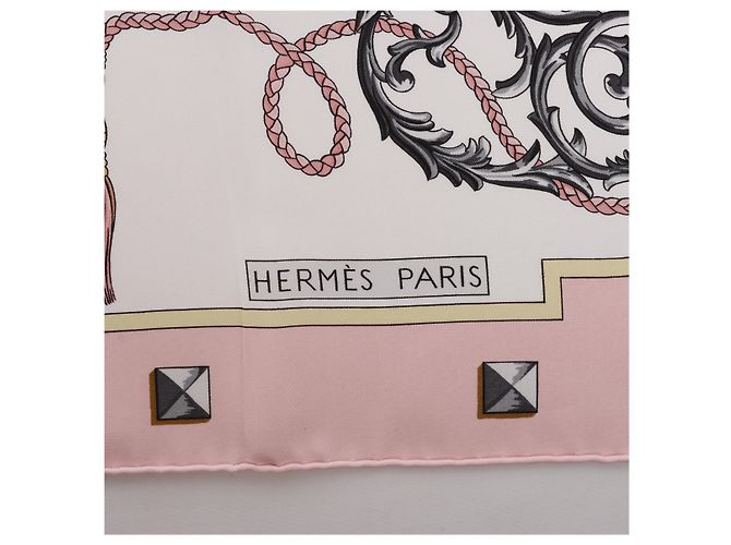 Hermès Carré 90 "LES CLES" Pañuelo de seda en Rosa - vista 8