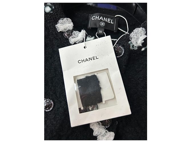 Giacca Chanel in cashmere nero con ricamo camelia Multicolore - vista 5
