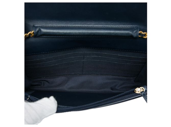 Borsa a tracolla Chanel Boy Wallet on Chain in pelle caviar matelassé blu - vista 4