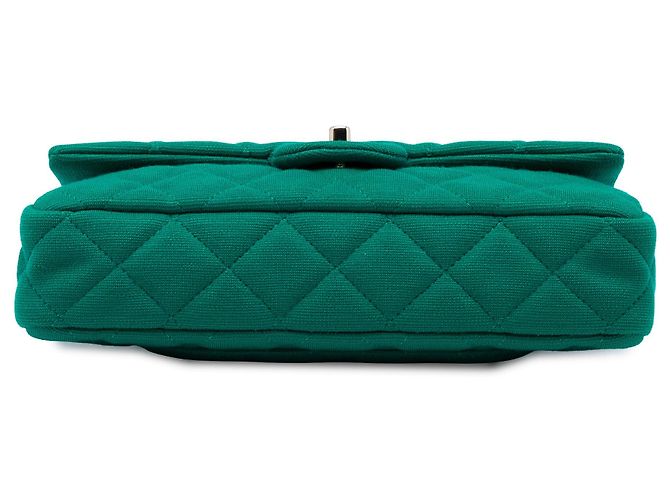 Clutch Roll Chanel CC em jersey acolchoado verde - vista 3
