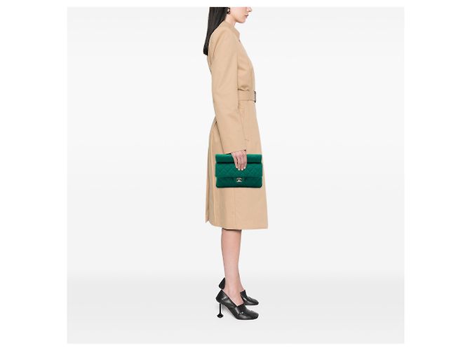 Clutch Roll Chanel CC em jersey acolchoado verde - vista 5