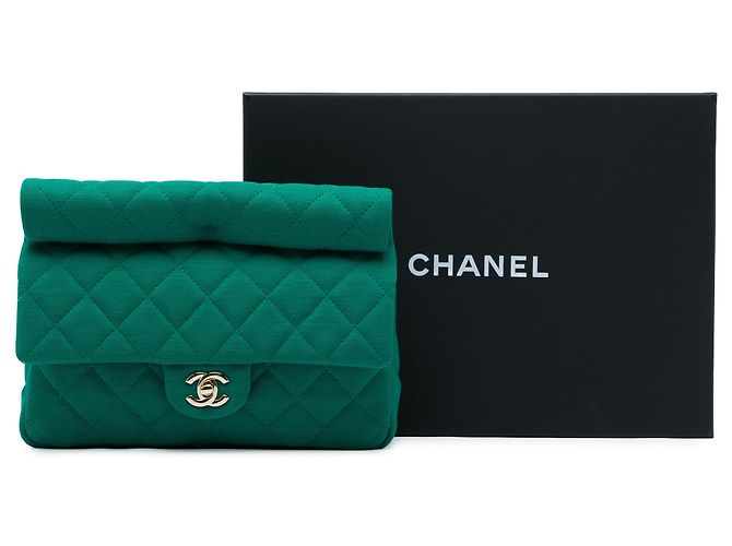 Clutch Roll Chanel CC em jersey acolchoado verde - vista 6