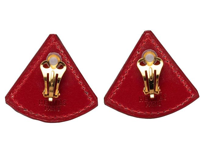 Boucles d'oreilles clips Triangle Hermès en cuir Swift doré - vue 2