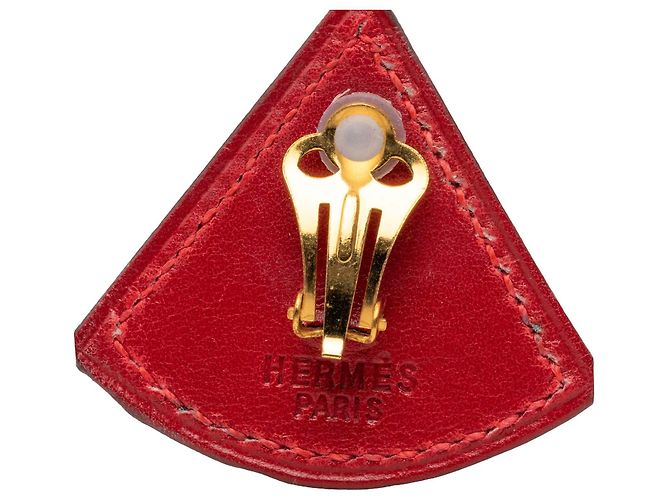 Boucles d'oreilles clips Triangle Hermès en cuir Swift doré - vue 3