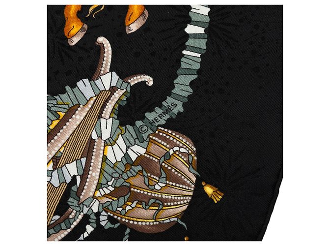 Foulard di seta Hermès Les Fetes Du Roi Soleil Nero 90 Scarves - vista 6