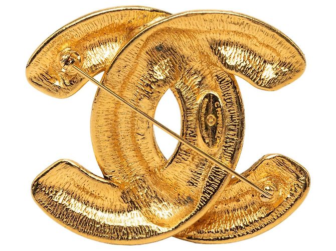 Broche acolchado Chanel CC chapado en oro Dorado - vista 2