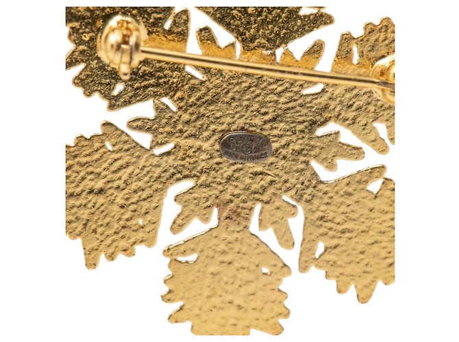 Spilla a fiocco di neve Chanel CC placcata oro D'oro - vista 3
