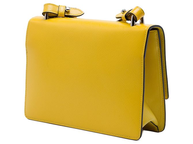 Crossbody Sound Lock Saffiano Lux giallo di Prada - vista 2