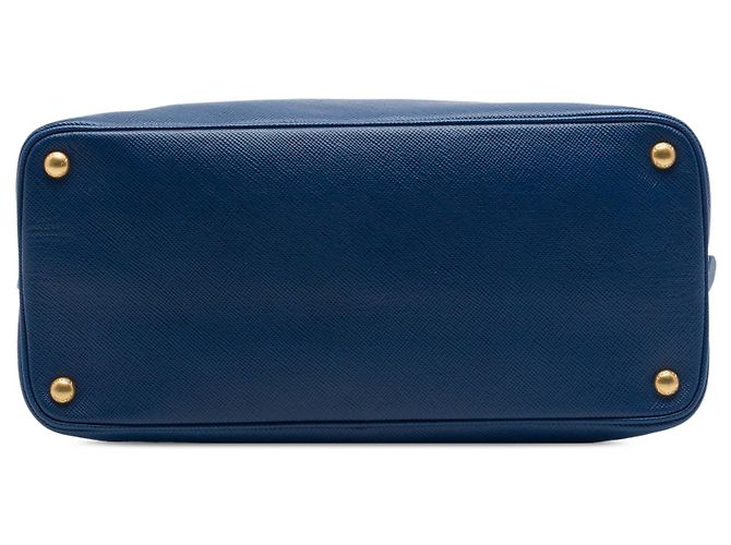 Prada Saffiano Cuir Dome Bag Satchel in Blau - vista 3