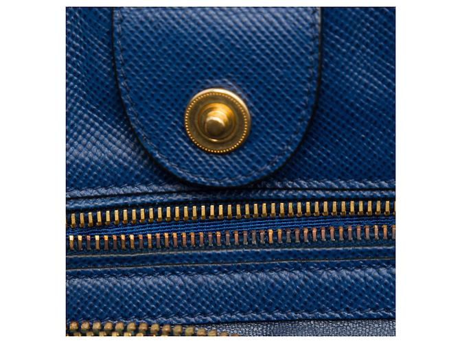 Prada Saffiano Cuir Dome Bag Satchel in Blau - vista 6