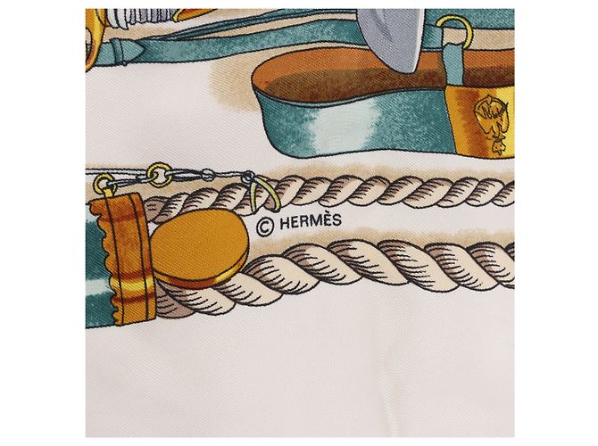 Hermès Carré 90 "MUSEE" Lenço de seda em Bege - vista 13
