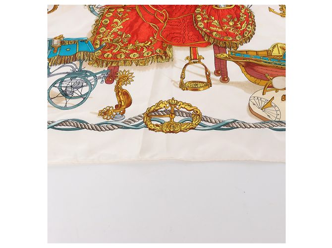 Hermès Carré 90 "MUSEE" Lenço de seda em Bege - vista 7