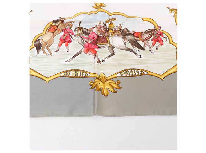 Hermès Carré 90 "LES CHEVAUX DES MOGHOLS" Seidentuch in Grau Blau - Ansicht 4