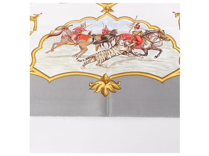 Hermès Carré 90 "LES CHEVAUX DES MOGHOLS" Seidentuch in Grau Blau - Ansicht 6