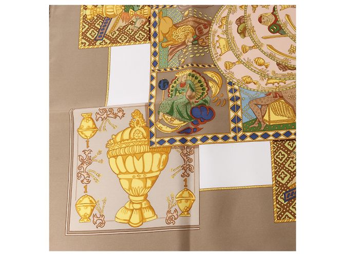 Hermès Carré 90 "LE TAROT" Foulard in seta Beige - vista 16