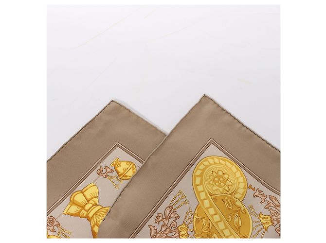 Hermès Carré 90 "LE TAROT" Foulard in seta Beige - vista 2