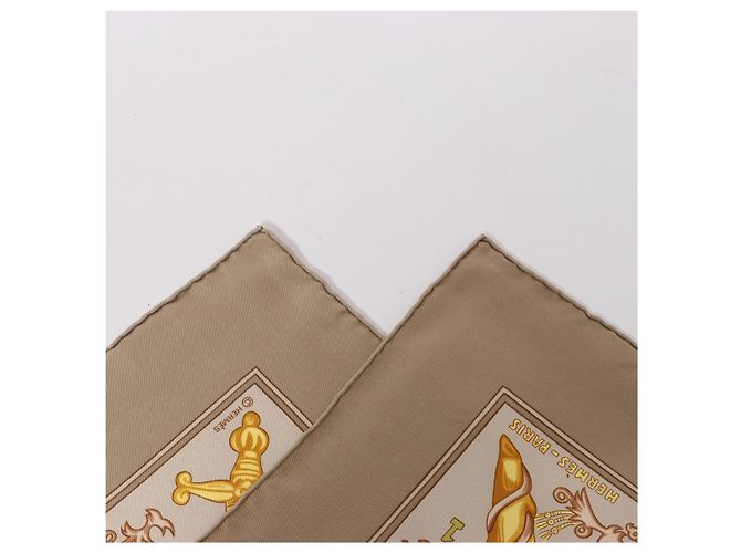 Hermès Carré 90 "LE TAROT" Foulard in seta Beige - vista 3