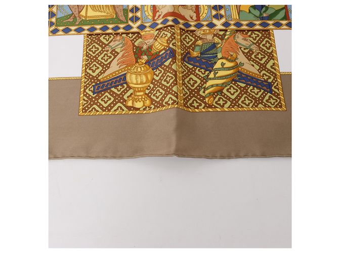 Hermès Carré 90 "LE TAROT" Foulard in seta Beige - vista 5