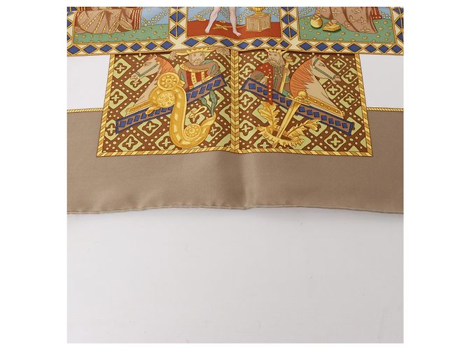 Hermès Carré 90 "LE TAROT" Foulard in seta Beige - vista 7