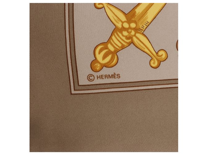 Hermès Carré 90 "LE TAROT" Foulard in seta Beige - vista 8