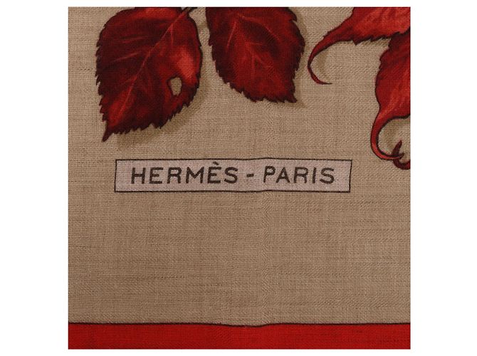 Fazzoletto Hermès Carré Geant "Tourbillon" in cashmere x seta in blu rosso x beige - vista 8
