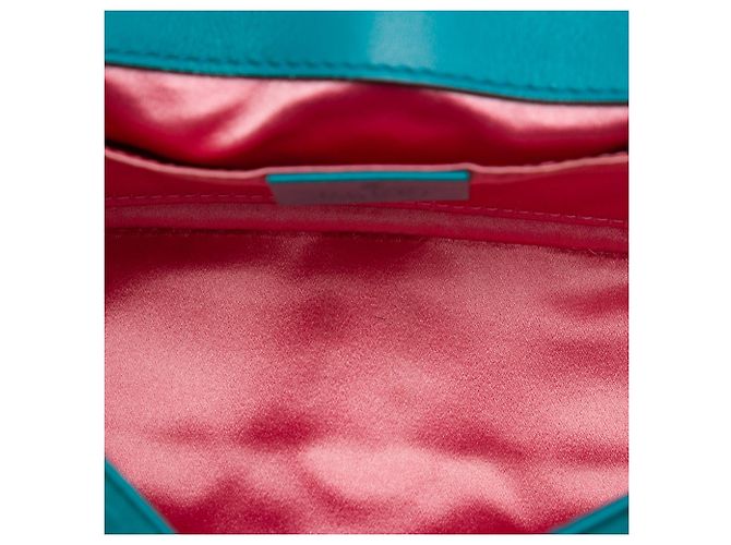 Gucci Small GG Marmont gesteppte Schultertasche aus Samt in Blau - Ansicht 4