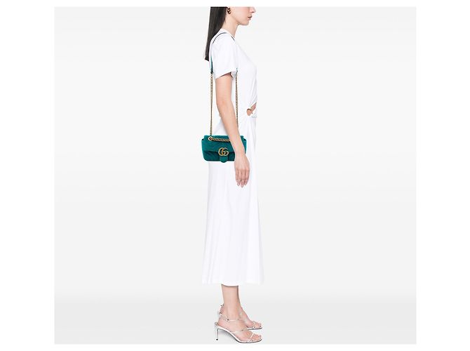 Gucci Small GG Marmont gesteppte Schultertasche aus Samt in Blau - Ansicht 6
