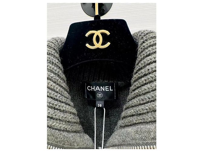 Chanel Strickjacke aus grauer Wolle Mehrfarben - Ansicht 2