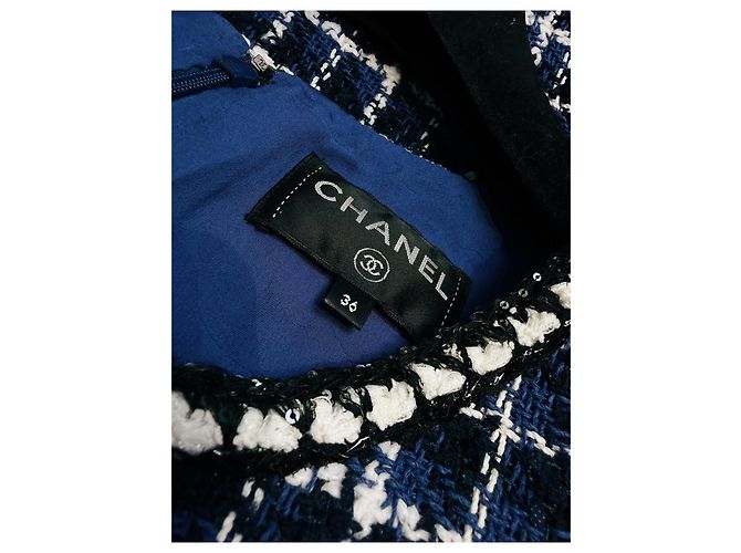 Abito Chanel in Tweed Scozzese con Paillettes Multicolore - vista 4