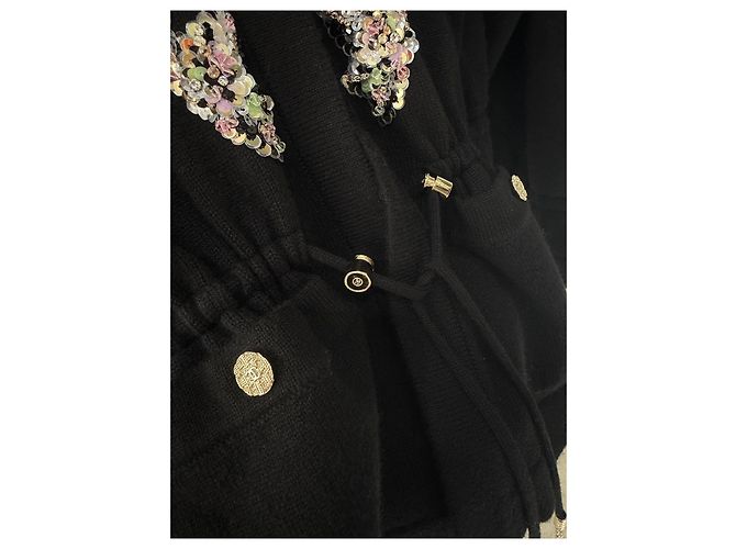 Chanel Metiers d'Art Pailletten Cardigan aus Kaschmir schwarz Mehrfarben - Ansicht 3