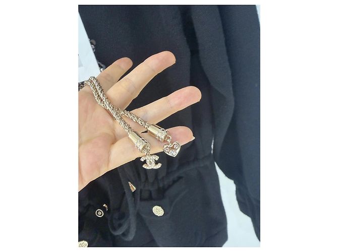 Chanel Metiers d'Art Pailletten Cardigan aus Kaschmir schwarz Mehrfarben - Ansicht 4