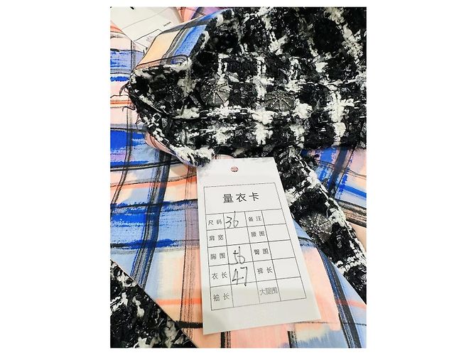 Top Chanel in Tweed Multicolore - vista 8